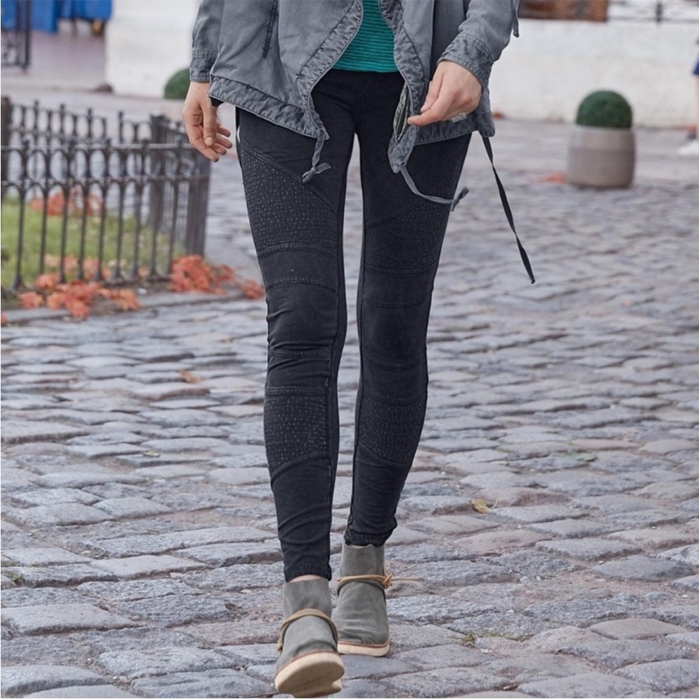 Sundance Evolve Washed‎ Black Sun-washed Moto Leggings
